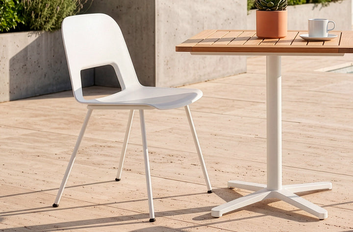 Silla de exterior Zip de Kifoni en un ambiente real
