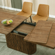 Mesa de comedor extensible Carol en color nogal, vista 3