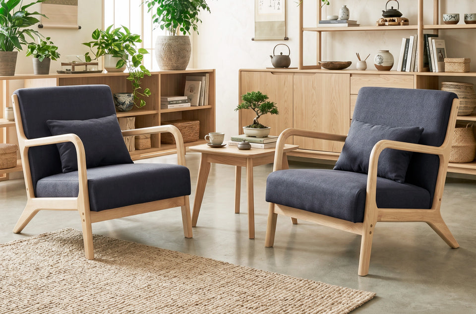 Fauteuil Tokio en tissu gris, deux exemplaires avec table d'appoint dans un salon