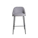 Tabouret haut Louis, en tissu pour la salle à manger, vue en studio 3