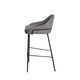 Tabouret haut Louis, en tissu pour la salle à manger, vue en studio 6