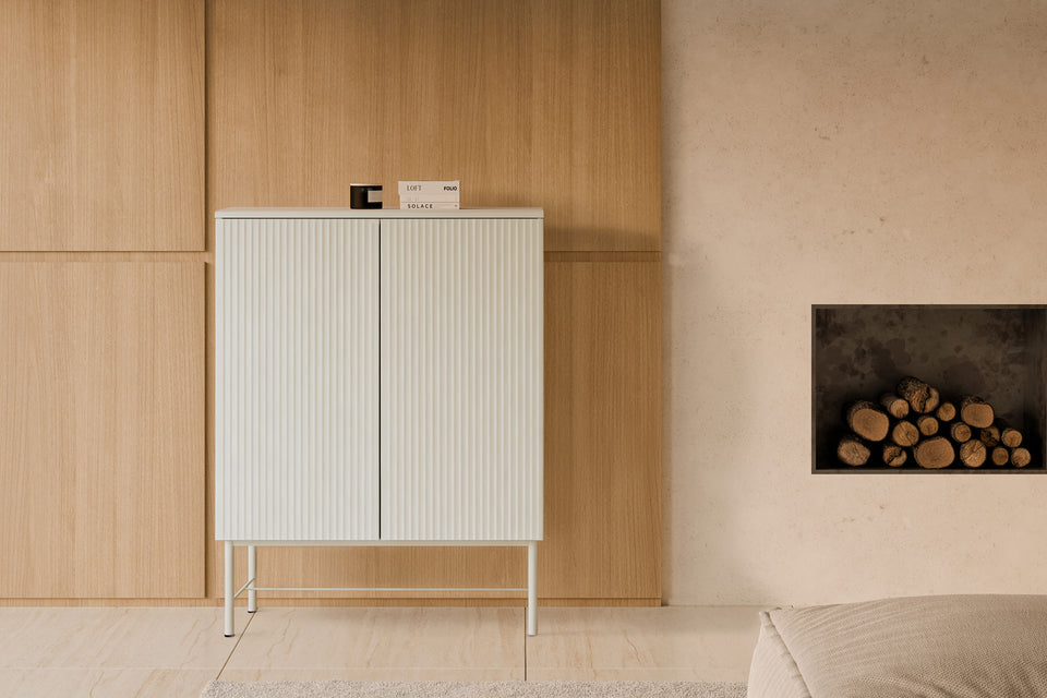 Buffet haut Oslo, en métal pour la salle à manger, en situation réelle, 100 × 40 × 130 cm