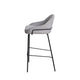Tabouret haut Louis, en tissu pour la salle à manger, vue en studio 2