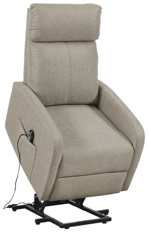 El sillón en beige con el asiento elevado e inclinado hacia delante para ayudar a ponerse de pie.